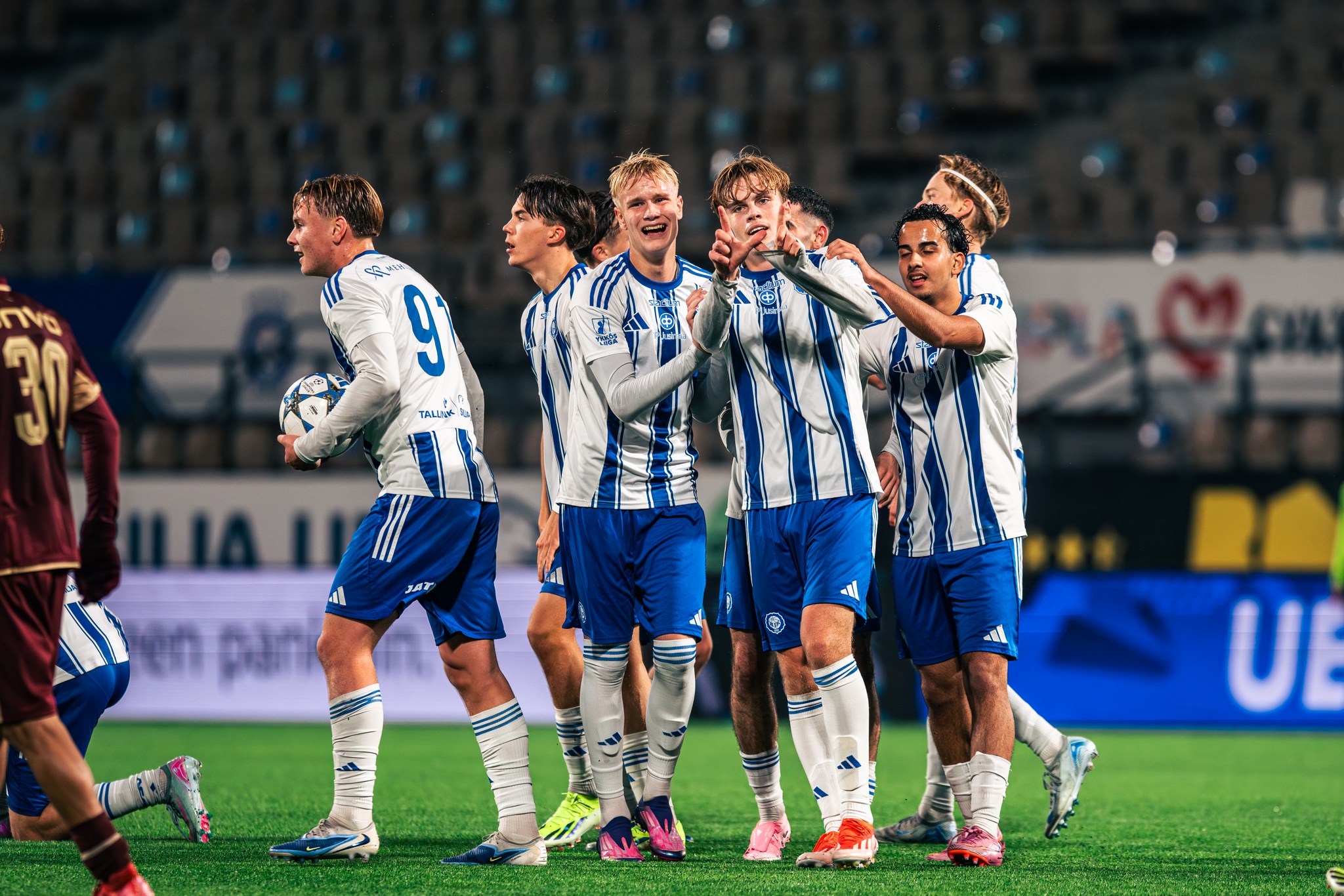Suomalainen jalkapallo ei ole tähän aiemmin yltänyt – HJK:n omat kasvatit jatkoon Youth Leaguessa